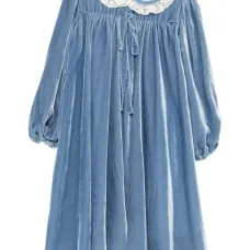 Платье с кружевным воротником