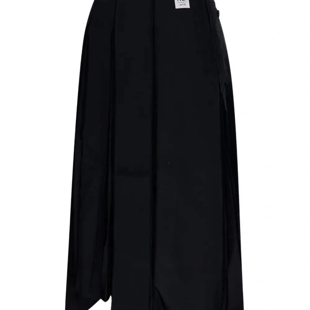 Плиссированная асимметричная юбка