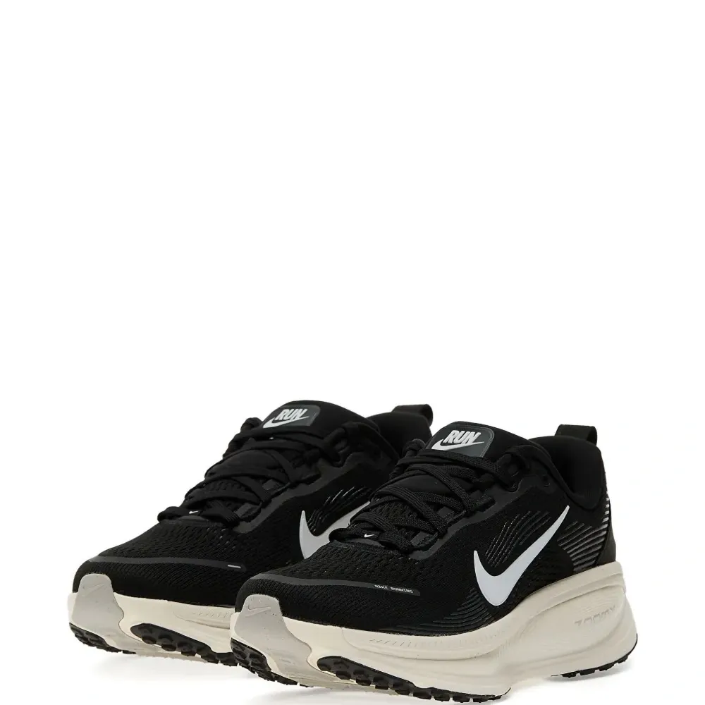 Кроссовки Vomero 18