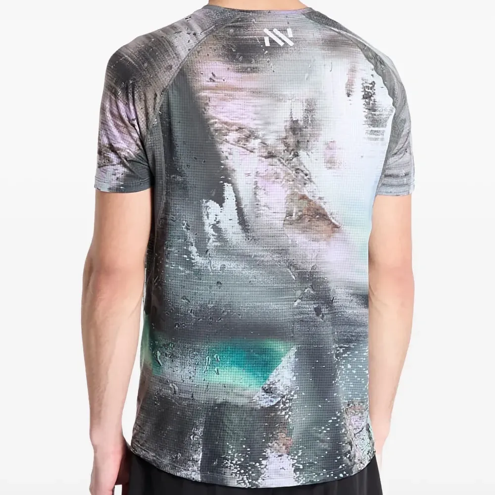 Футболка с рукавами реглан и абстрактным принтом