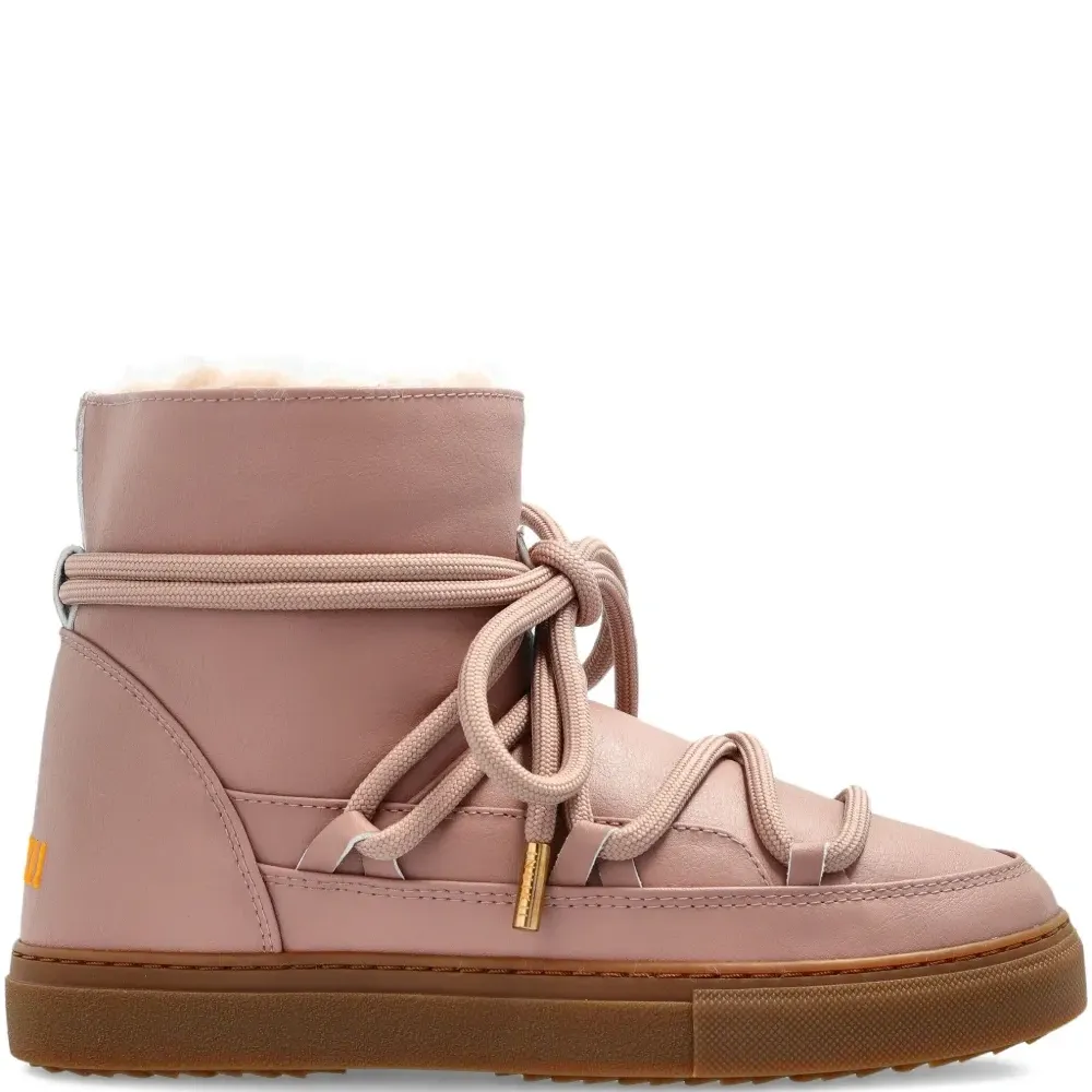 Кроссовки на шнуровке