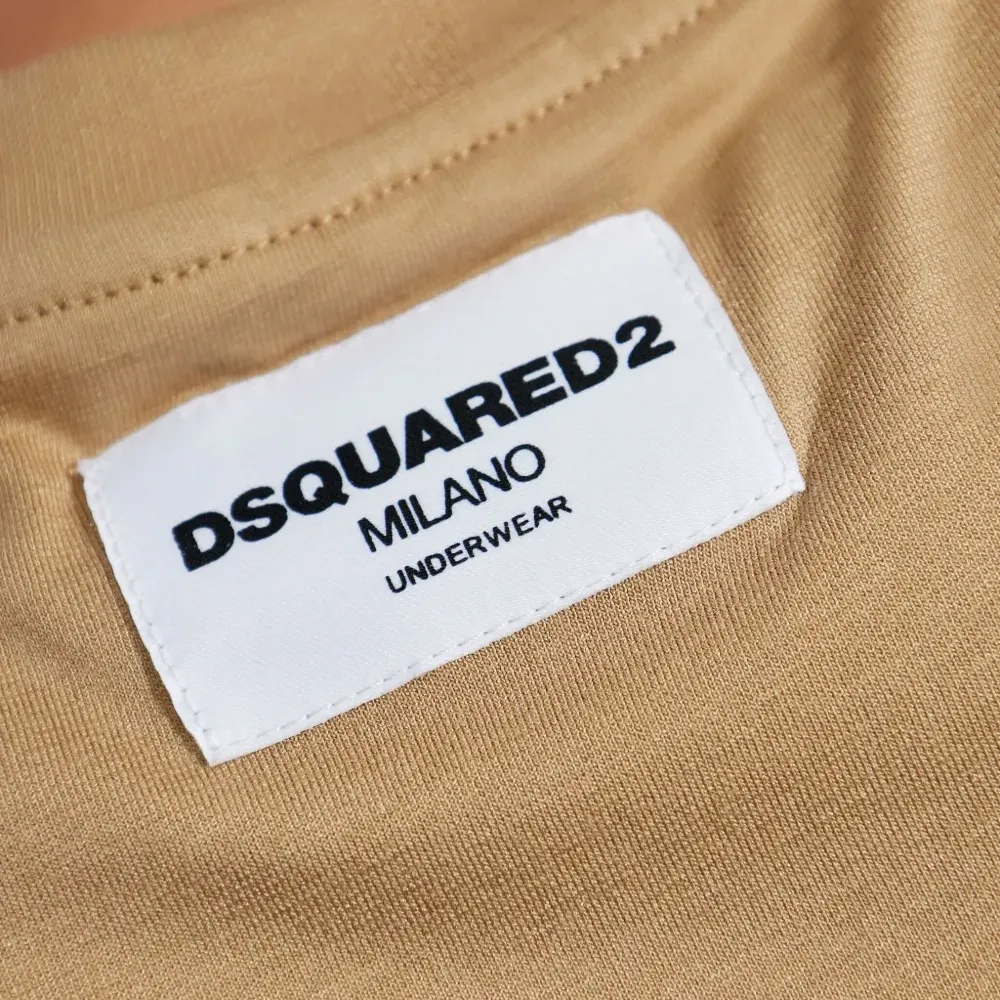 Футболка с круглым вырезом