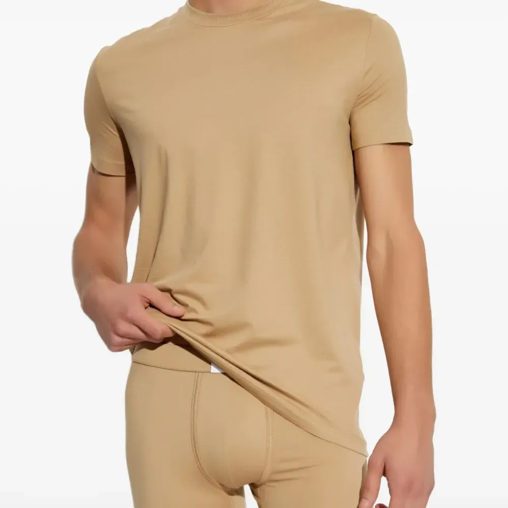 Футболка с круглым вырезом