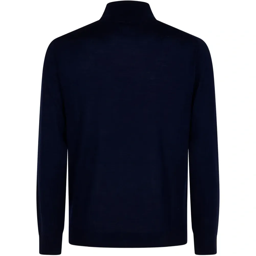 Джемпер с высоким воротником и длинными рукавами