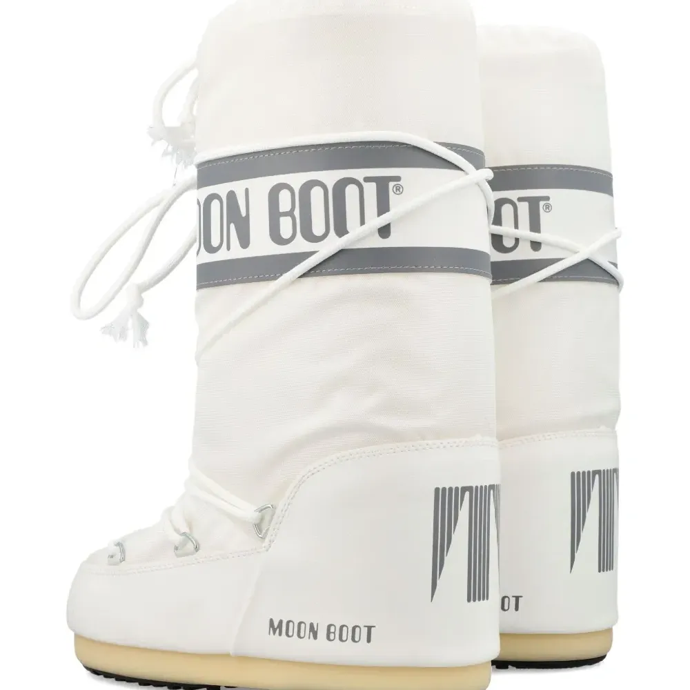 Ботинки на шнуровке с логотипом