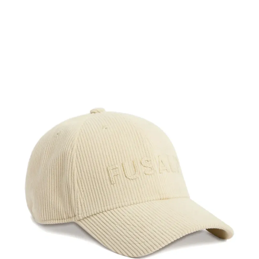 Бейсболка из вельвета Бейсболка из вельвета