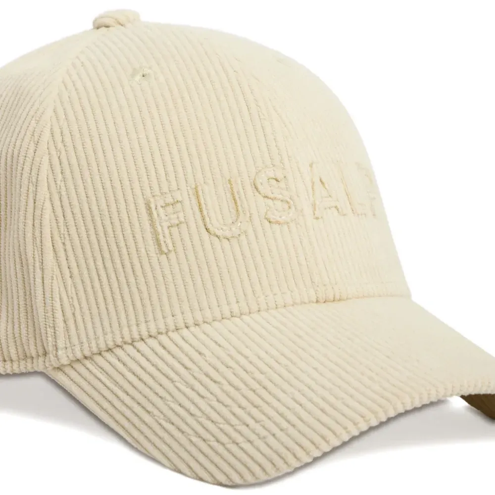 Бейсболка из вельвета