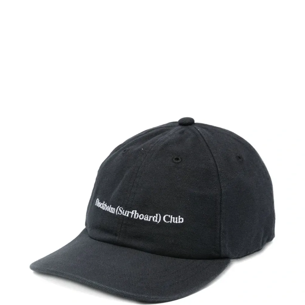 Бейсболка с вышивкой логотипа