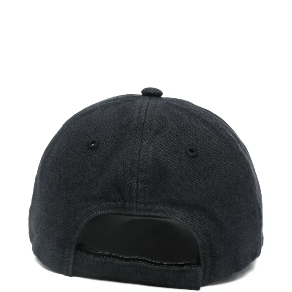 Бейсболка с вышивкой логотипа