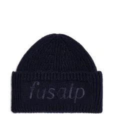 Вышитая вязаная шапка Вышитая вязаная шапка