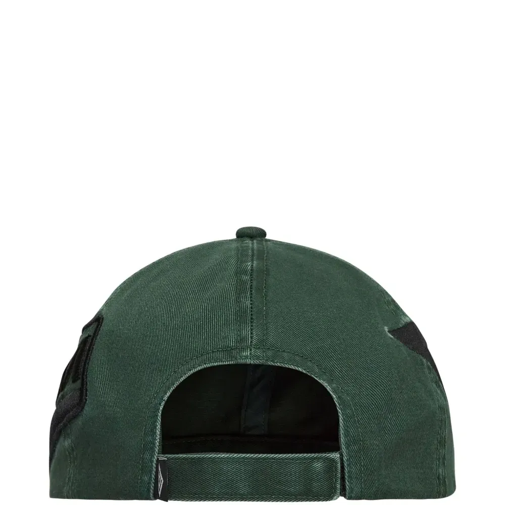 Кепка с вышитым логотипом Кепка с вышитым логотипом