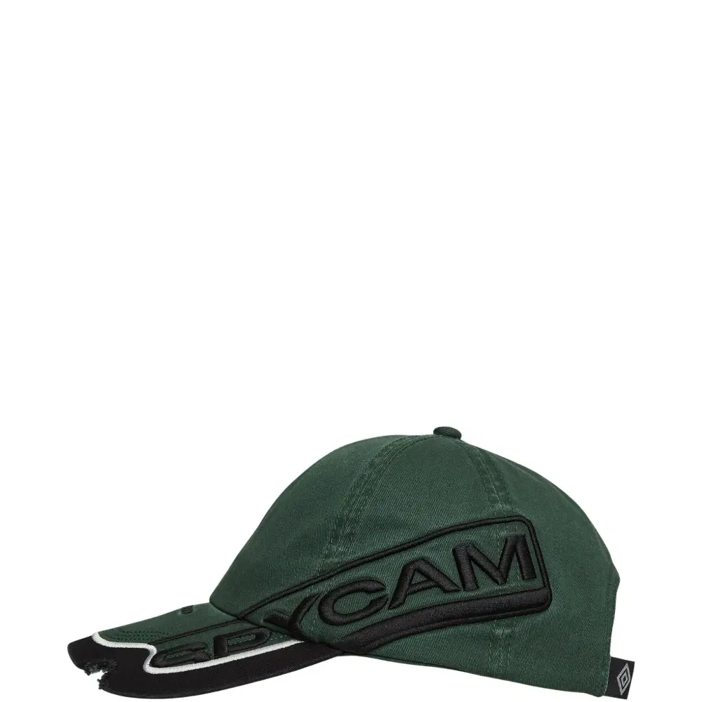 Кепка с вышитым логотипом Кепка с вышитым логотипом