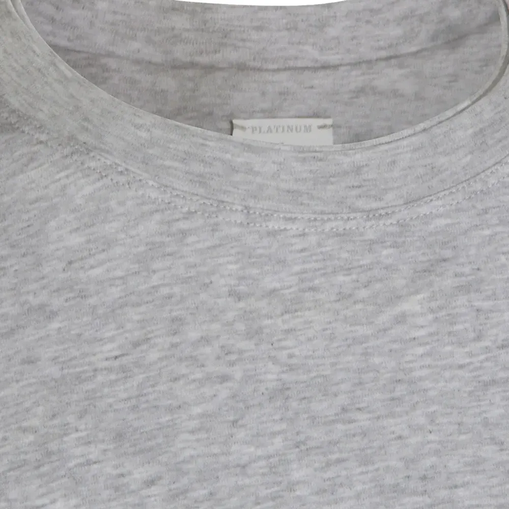 Футболка с круглым вырезом