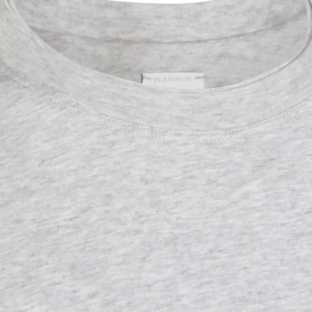 Футболка с круглым вырезом