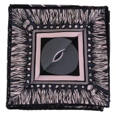 Шарф с геометрическим принтом