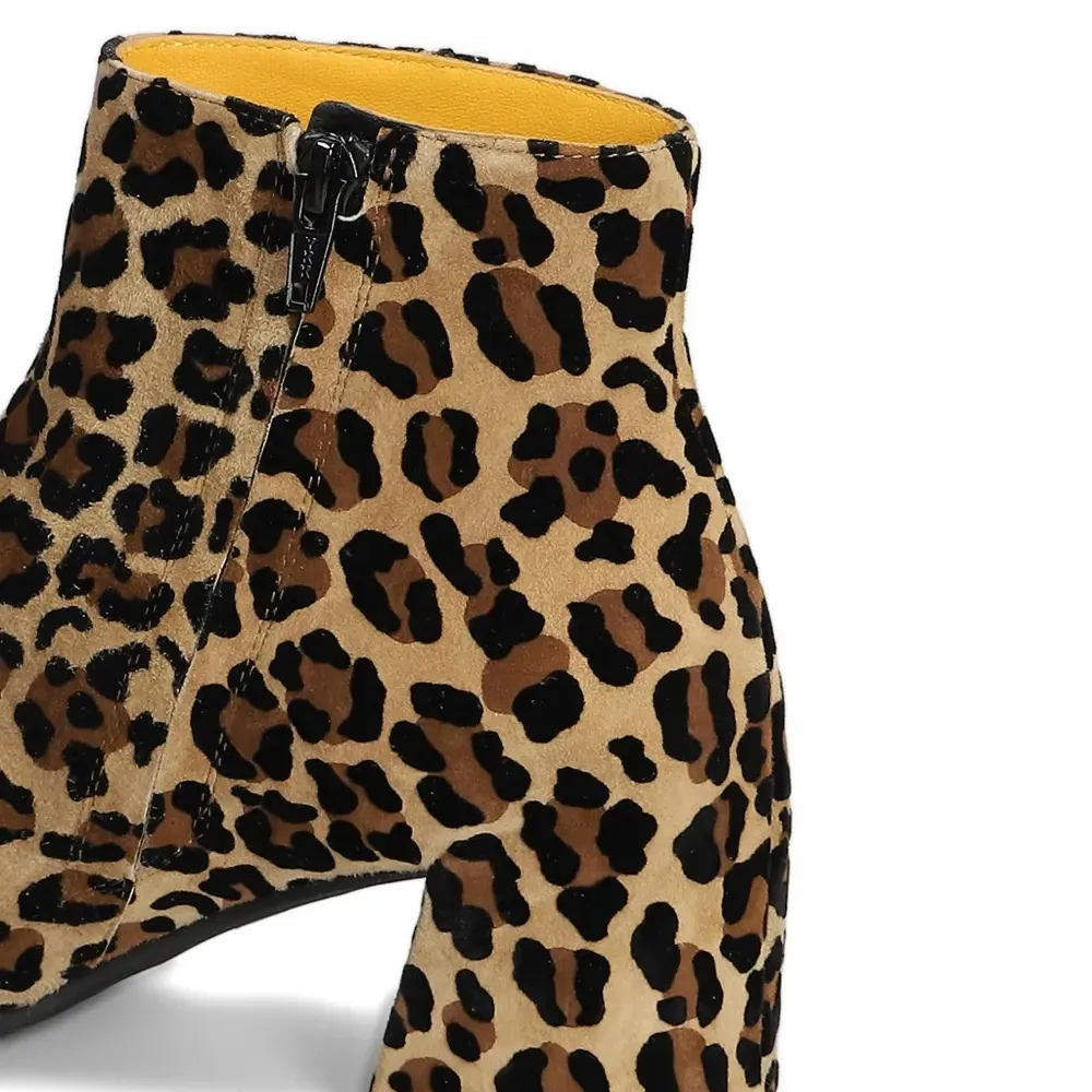 Ботильоны с анималистичным принтом и боковой молнией