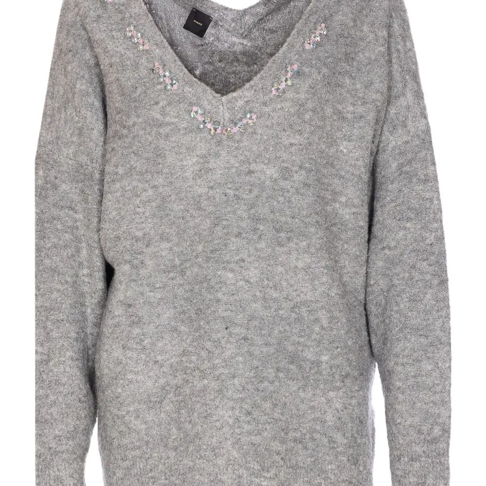 Джемпер с V-образным вырезом и украшениями Dancing Queen