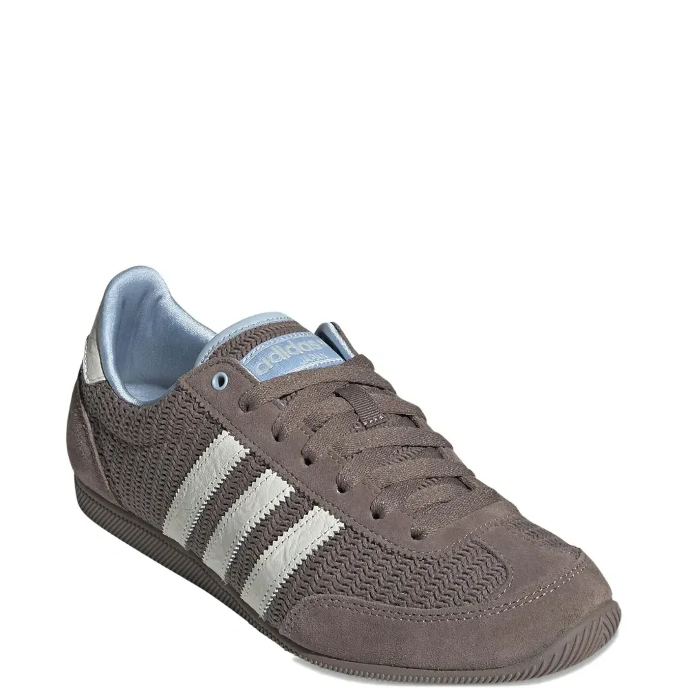 Низкие кроссовки с сетчатыми вставками