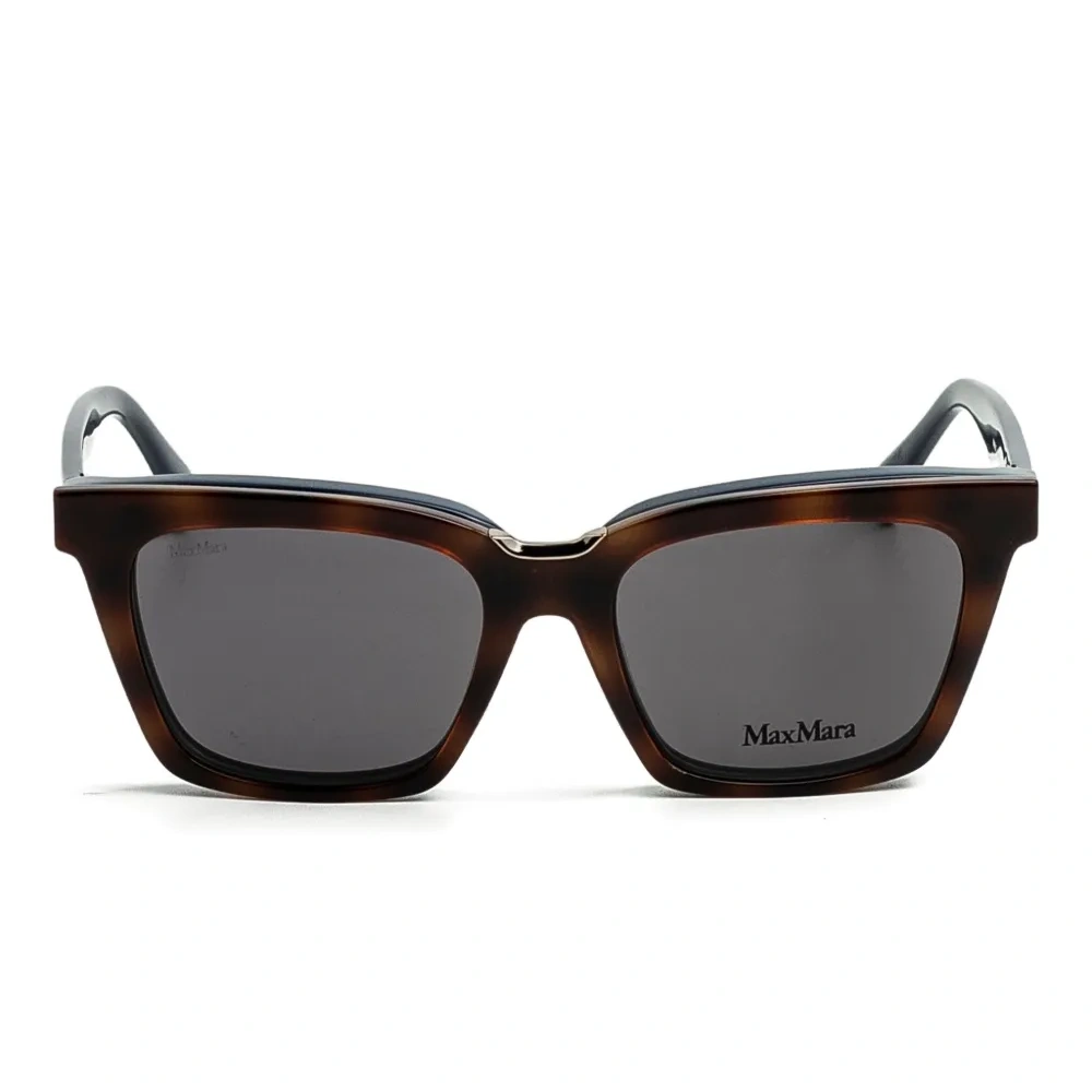 Очки в квадратной оправе