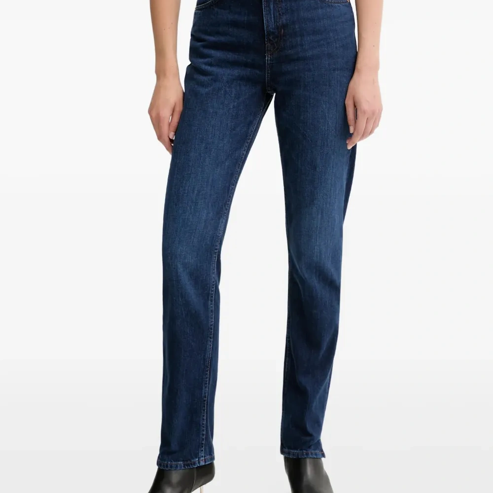 Джинсы с пятью карманами