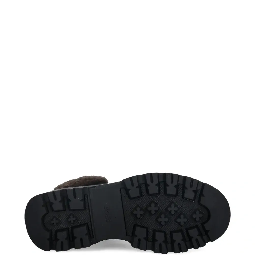 Ботинки на шнуровке