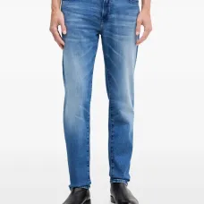 Зауженные джинсы