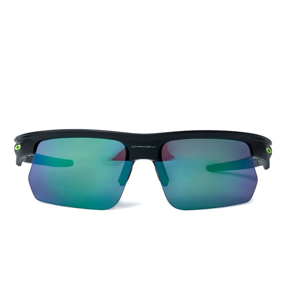 Солнцезащитные очки с монолитной оправой