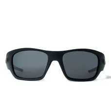 Солнцезащитные очки в квадратной оправе Солнцезащитные очки в квадратной оправе