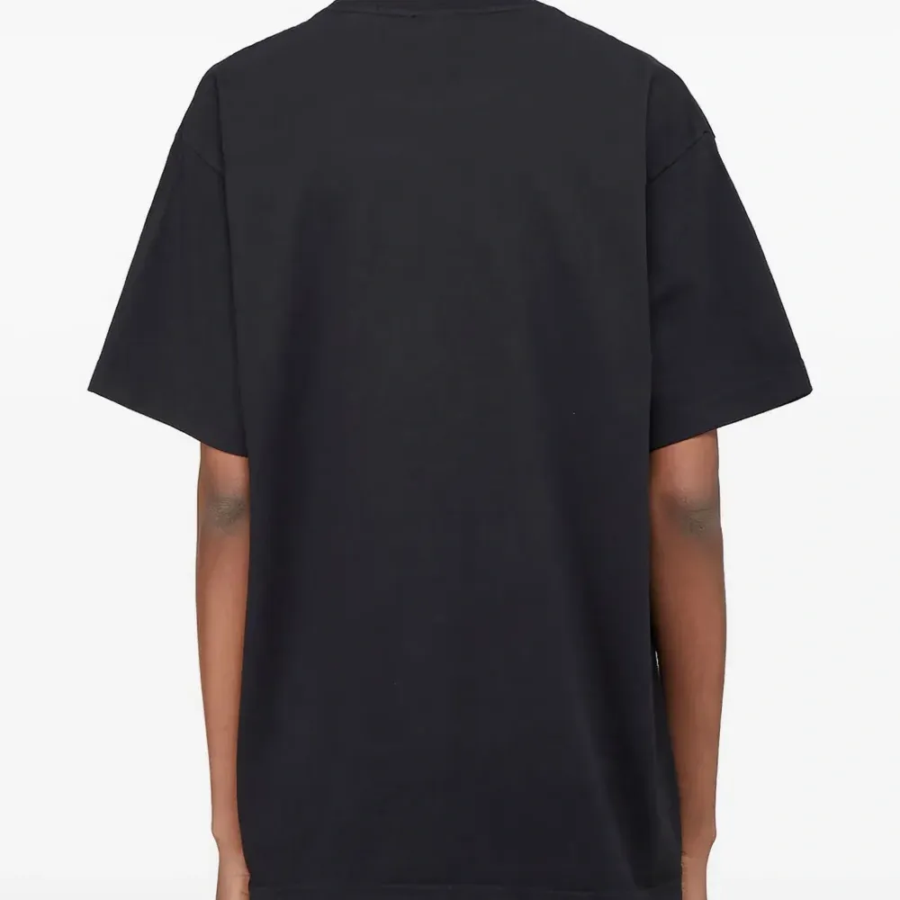 Футболка с круговым логотипом