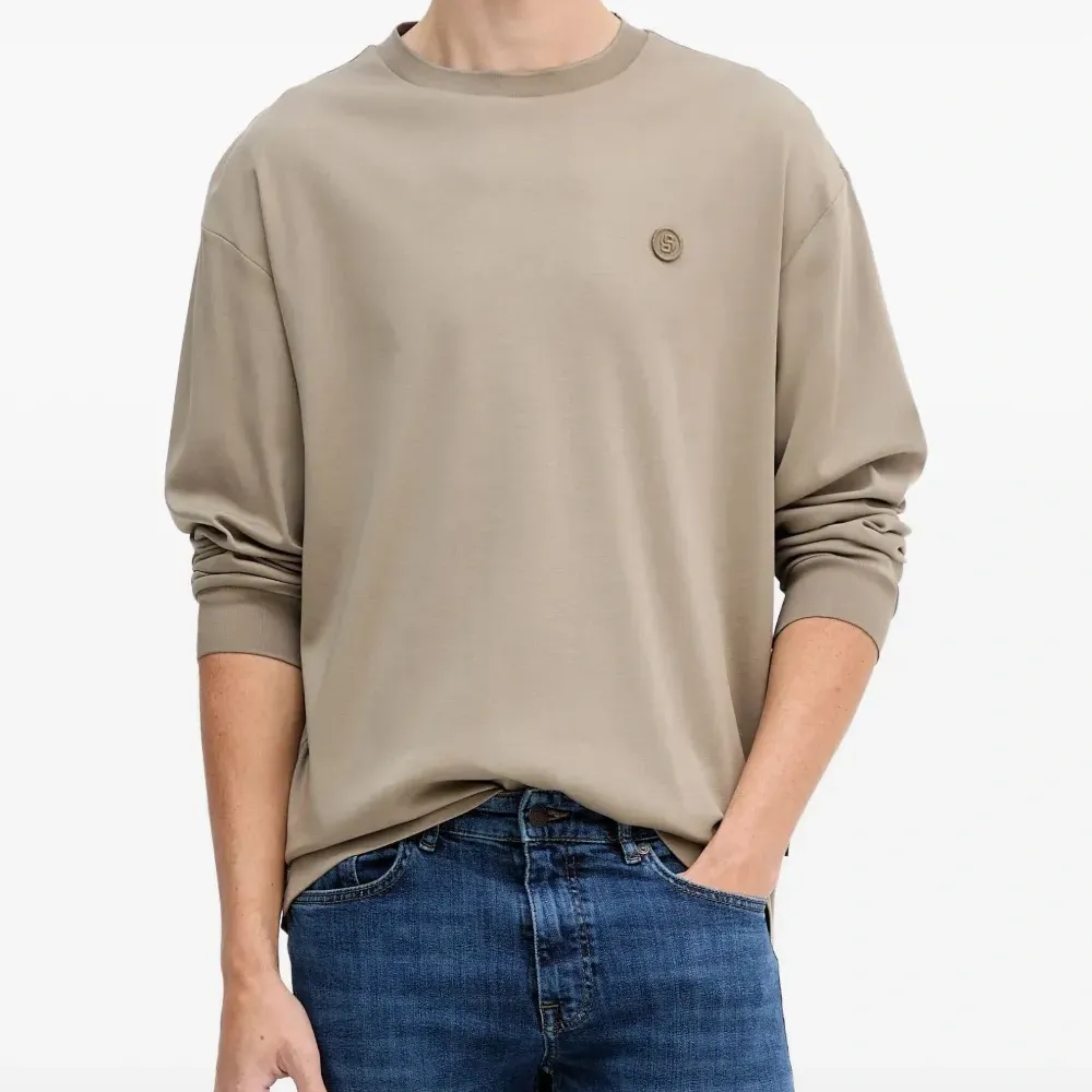 Футболка с длинными рукавами