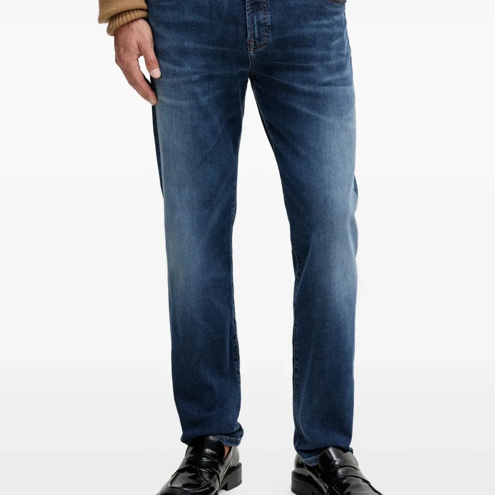 Джинсы с пятью карманами