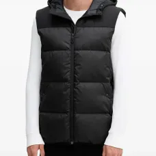 Стёганая куртка с капюшоном