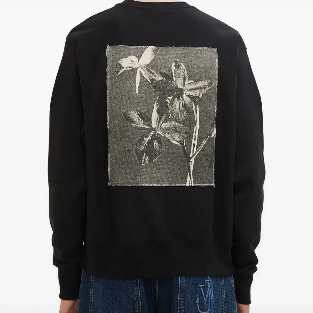 Свитшот с цветочным принтом