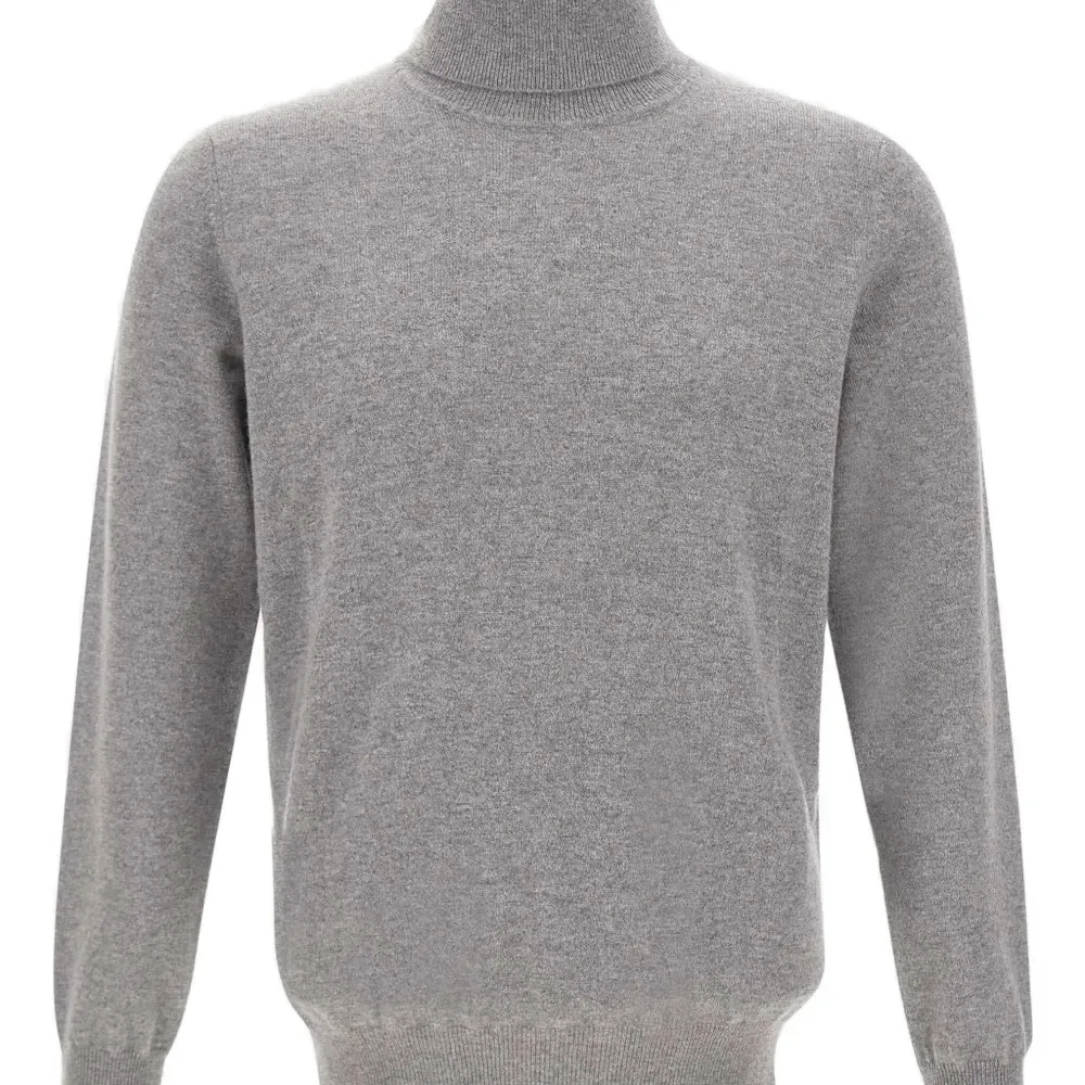 Свитер с воротником-стойкой и ребристыми краями