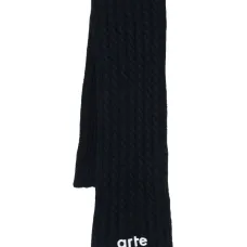 Шарф вязаный косами