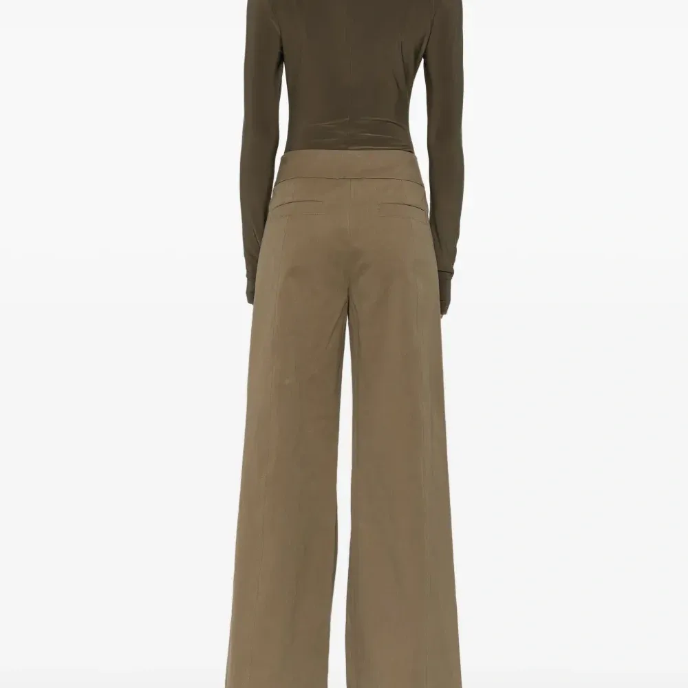 Боди с длинными рукавами и высоким воротом Боди с длинными рукавами и высоким воротом