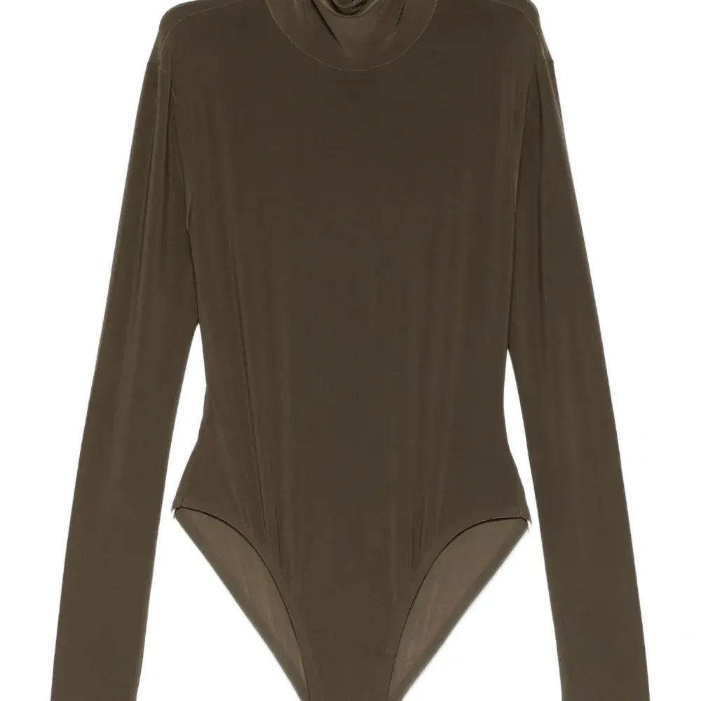 Боди с длинными рукавами и высоким воротом Боди с длинными рукавами и высоким воротом