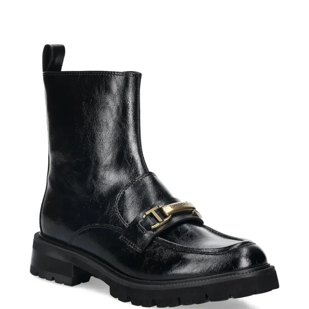 Ботинки с пряжкой