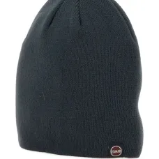 Шапка с нашивкой-логотипом