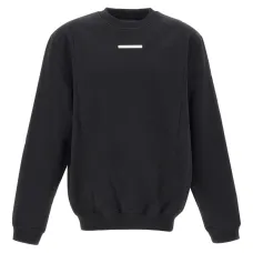 Свитшот с регланом и металлической нашивкой