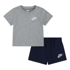 Футболка и шорты с вышитым логотипом Футболка и шорты с вышитым логотипом