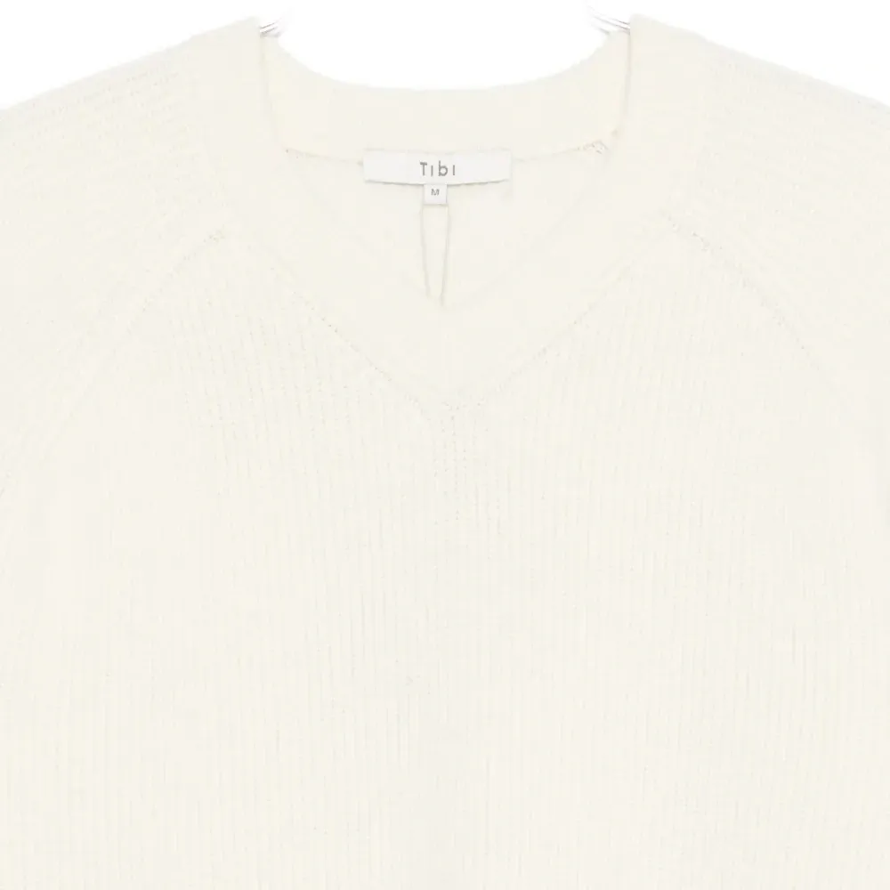 Свитер с V-образным вырезом