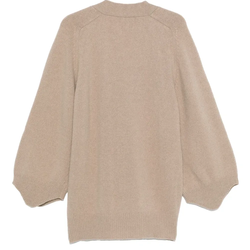 Кардиган с карманами и пуговицами