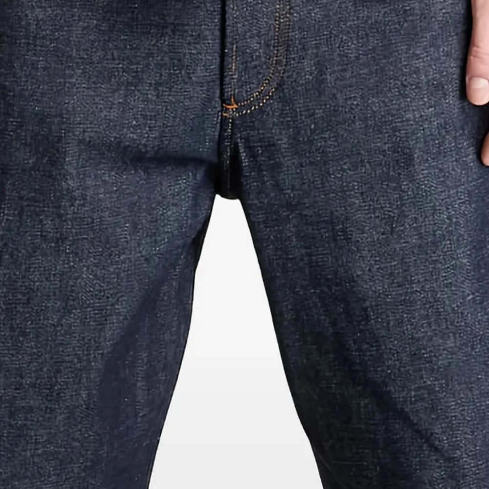 Футболка с крупным логотипом