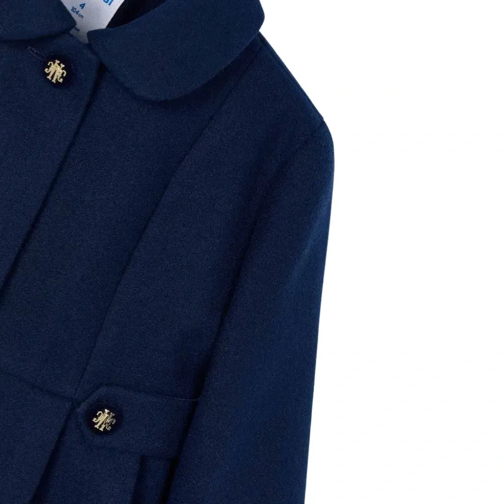 Пальто на пуговицах