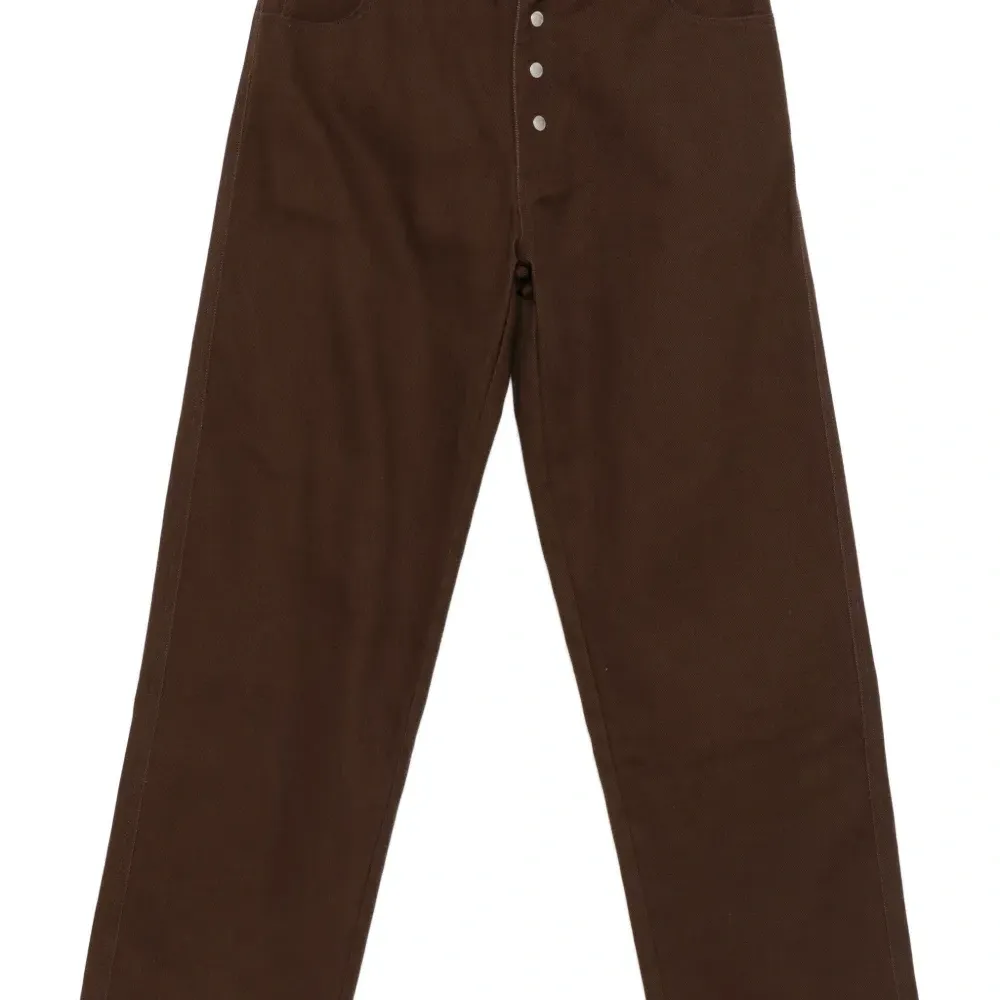 Брюки на пуговицах