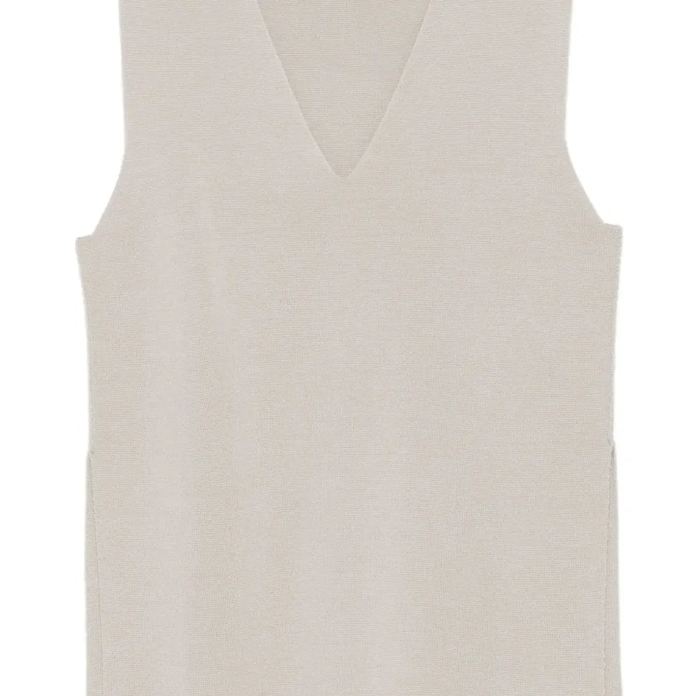 Топ с V-образным вырезом