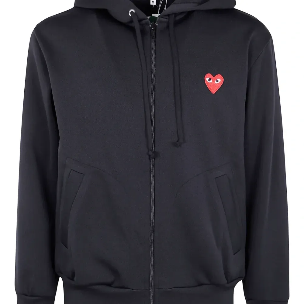 Толстовка на молнии с сердцем