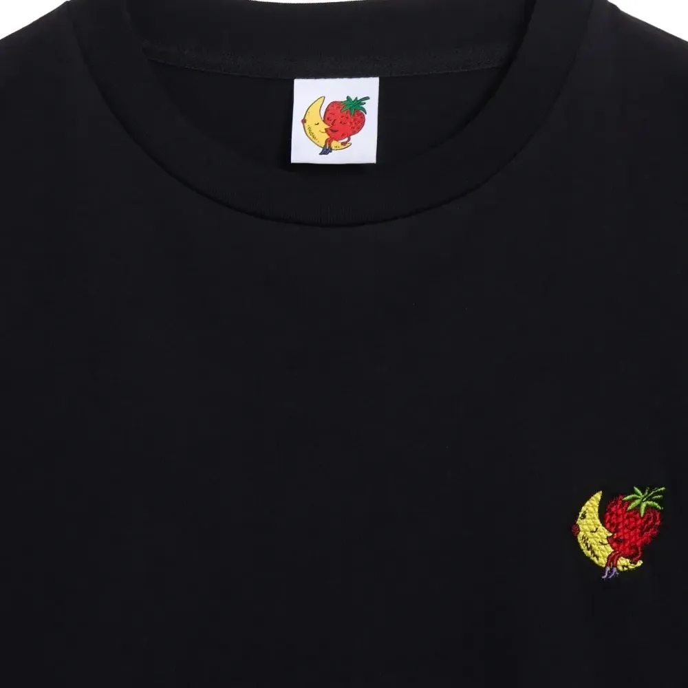 Футболка с вышивкой