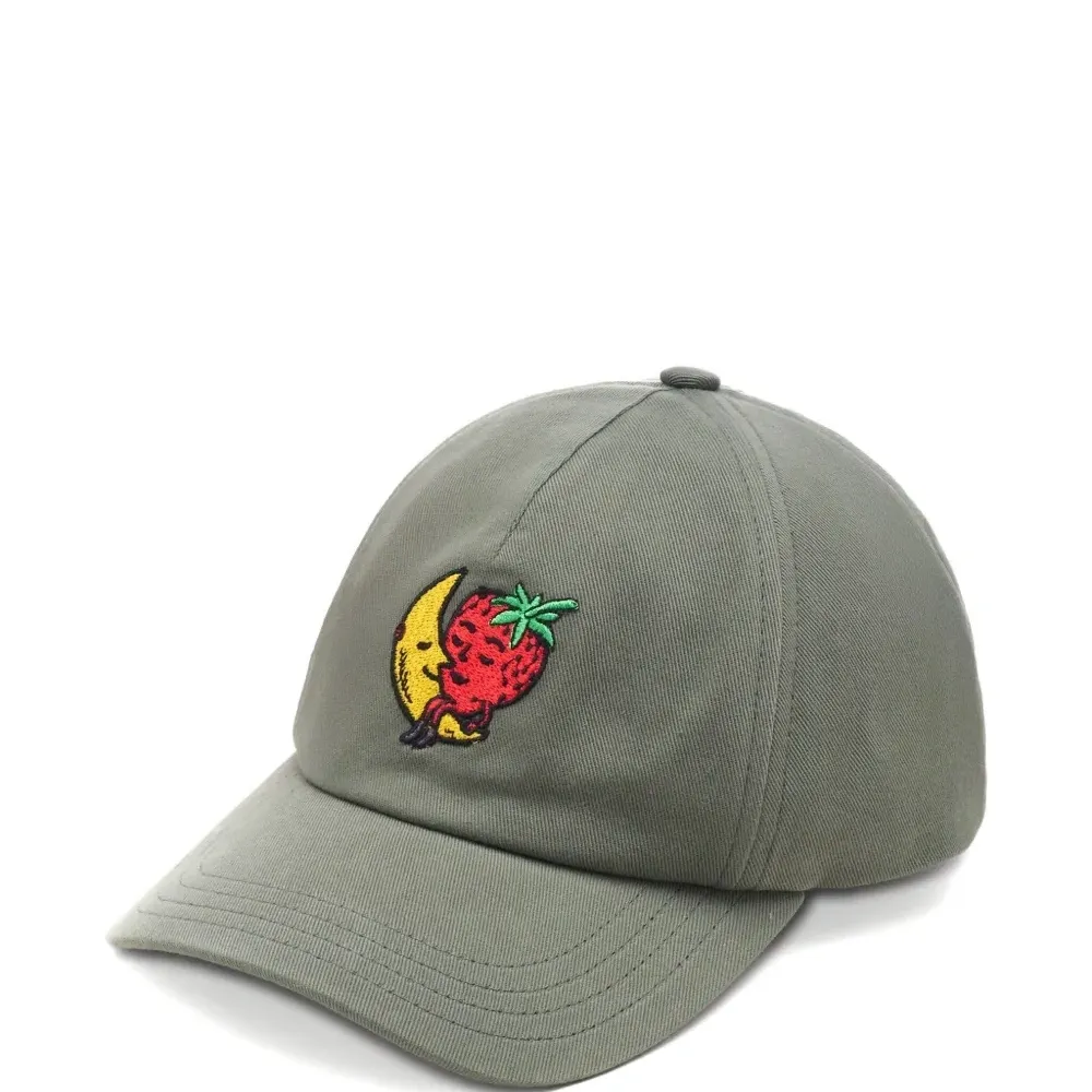 Кепка Moon Strawberry с вышивкой